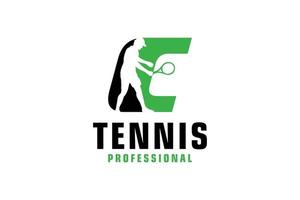 lettre c avec création de logo de silhouette de joueur de tennis. éléments de modèle de conception de vecteur pour l'équipe sportive ou l'identité d'entreprise.