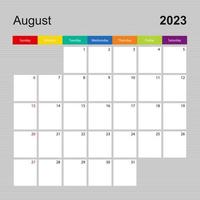 page de calendrier pour août 2023, planificateur mural au design coloré. la semaine commence le dimanche. vecteur