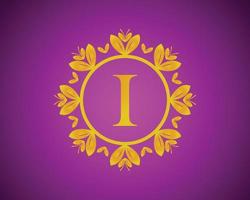 création de logo de luxe alphabet i avec dégradé de couleur or et cercle de feuilles d'or adapté à la baignade, à l'hôtel, à la beauté et au toilettage. sur un fond de velours violet. vecteur