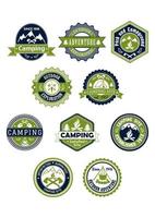 icônes ou badges de camping et de voyage vecteur