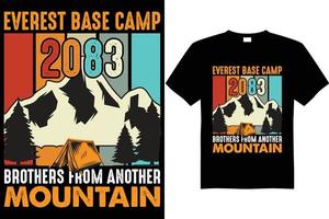 conception de t-shirt du camp de base de montagne 2083 vecteur