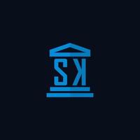 monogramme de logo initial sk avec vecteur de conception d'icône de bâtiment de palais de justice simple