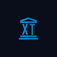 monogramme de logo initial xt avec vecteur de conception d'icône de bâtiment de palais de justice simple