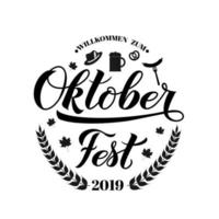 lettrage à la main de calligraphie oktoberfest avec branche d'orge, chapeau, bretzel et tasse. fête de la bière bavaroise traditionnelle. modèle vectoriel facile à modifier pour la conception de votre logo, affiche, bannière, dépliant, etc.