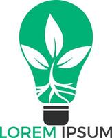 modèle de logo avec plante poussant à l'intérieur de l'ampoule. écologie, croissance, conception de vecteur de concept de développement.