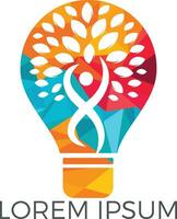 création de logo arbre humain et ampoule. modèle de conception de logo vectoriel de santé et de soins humains.