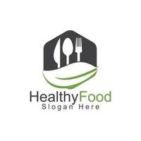 modèle de logo d'aliments sains. logo d'aliments biologiques avec cuillère, fourchette, couteau et symbole de feuille. vecteur