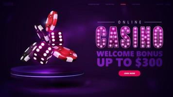 casino en ligne, bannière violette avec podium avec dés 3d néon violet avec pile de jeu réaliste rouge et noir de jetons de casino dans une scène sombre et vide. vecteur