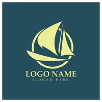 simple voilier dhow bateau sur mer océan vague art style logo design, croisières quotidiennes, voyage en mer, illustration d'icône vectorielle vecteur