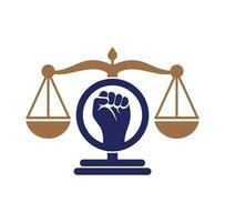 icône de conception de logo de poing de loi. échelles de justice dans la conception de modèle de logo de main. concept de logo de justice de révolution. vecteur