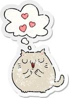 chat de dessin animé mignon amoureux et bulle de pensée comme un autocollant usé en détresse vecteur