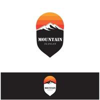 logo d & # 39; icône de montagne vecteur