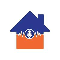 vecteur de logo de concept de forme de maison de podcast d'impulsion. modèle vectoriel de conception de logo de ligne de battement de coeur de podcast
