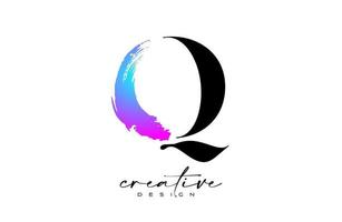 coup de pinceau lettre q logo desgn avec vecteur de coup de pinceau artistique coloré bleu violet