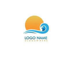 plage, mer, coucher de soleil, lever du soleil, illustration vectorielle de logo design vecteur