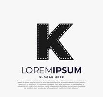 logo lettre k pour illustration vectorielle de film en bande et fond blanc vecteur