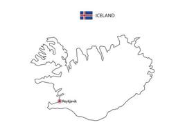 dessinez à la main un vecteur de ligne noire mince de la carte de l'islande avec la capitale reykjavik sur fond blanc.