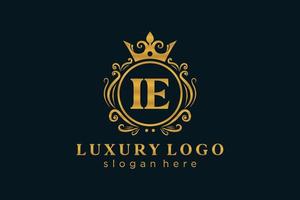 modèle de logo de luxe royal lettre initiale ie dans l'art vectoriel pour le restaurant, la royauté, la boutique, le café, l'hôtel, l'héraldique, les bijoux, la mode et d'autres illustrations vectorielles.