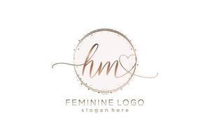 logo d'écriture manuscrite initial hm avec logo vectoriel de modèle de cercle de mariage initial, mode, floral et botanique avec modèle créatif.
