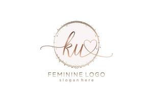 logo d'écriture ku initial avec logo vectoriel de modèle de cercle du mariage initial, mode, floral et botanique avec modèle créatif.