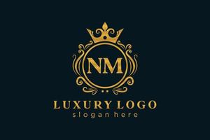 modèle de logo de luxe royal lettre initiale nm dans l'art vectoriel pour le restaurant, la royauté, la boutique, le café, l'hôtel, l'héraldique, les bijoux, la mode et d'autres illustrations vectorielles.