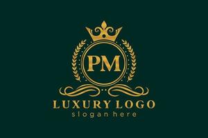 modèle de logo de luxe royal de lettre pm initiale dans l'art vectoriel pour le restaurant, la royauté, la boutique, le café, l'hôtel, l'héraldique, les bijoux, la mode et d'autres illustrations vectorielles.