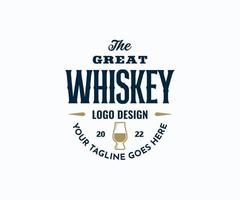 étiquette ou logo d'insigne d'emblèmes de vecteur de whisky en vintage