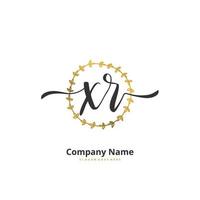 xr écriture initiale et création de logo de signature avec cercle. beau design logo manuscrit pour la mode, l'équipe, le mariage, le logo de luxe. vecteur