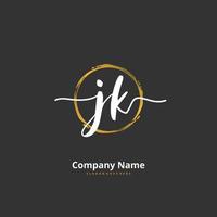 jk écriture manuscrite initiale et création de logo de signature avec cercle. beau design logo manuscrit pour la mode, l'équipe, le mariage, le logo de luxe. vecteur