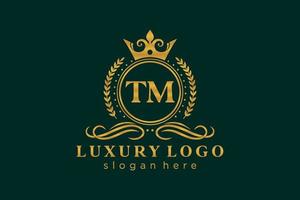 modèle initial de logo de luxe royal de lettre tm dans l'art vectoriel pour le restaurant, la royauté, la boutique, le café, l'hôtel, l'héraldique, les bijoux, la mode et d'autres illustrations vectorielles.