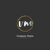 vm vm écriture initiale et création de logo de signature avec cercle. beau design logo manuscrit pour la mode, l'équipe, le mariage, le logo de luxe. vecteur