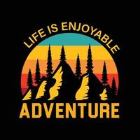 conception de t-shirt d'aventure en montagne vecteur