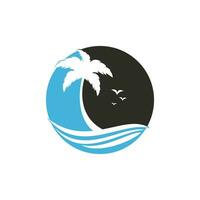 logo vectoriel plage et palmier. signe de voyage et de tourisme.