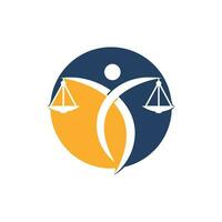 homme tenant le logo de la balance de la justice. création de logo de droit et d'avocat. vecteur