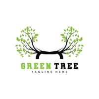 création de logo d'arbre vert, illustration de logo de bonsaï, vecteur de feuilles et de bois