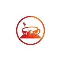 création de modèle de logo de café de montagne. icône de conception de logo de café vecteur