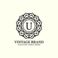 création de logo vectoriel luxueux mandala vintage lettre u