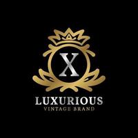 lettre x avec crête de luxe couronne pour soins de beauté, salon, spa, création de logo vectoriel de mode