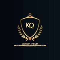 kq lettre initiale avec modèle royal.élégant avec vecteur de logo de couronne, illustration vectorielle de lettrage créatif logo.