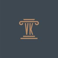 monogramme initial vk pour le logo du cabinet d'avocats avec un design de pilier vecteur