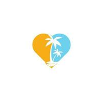 création de logo de plage tropicale et de palmier. création de logo vectoriel de concept de forme de coeur de palmier simple créatif. logo de la plage
