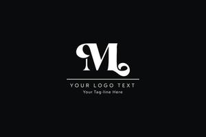création de logo de lettre ml. illustration vectorielle d'icône de lettres lm modernes créatives. vecteur
