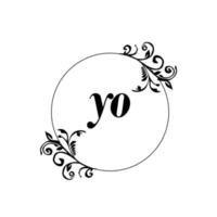 initiale yo logo monogramme lettre élégance féminine vecteur