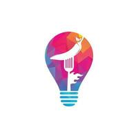 piment chaud avec création de logo de concept de forme d'ampoule de fourchette. modèle de logo de piment et de fourchette adapté à la nourriture épicée, menu de restaurant. vecteur