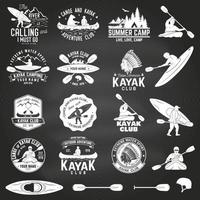 ensemble d'insignes de club de canoë et de kayak. illustration vectorielle. vecteur