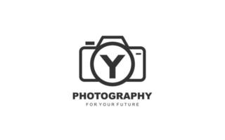y photographie de logo pour une entreprise de marque. illustration vectorielle de modèle de caméra pour votre marque. vecteur