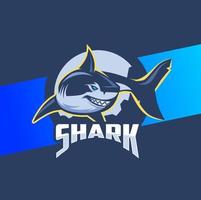 création de logo de personnage de mascotte de requin fou agressif avec badge pour jeu de sport vecteur