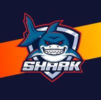 création de logo de personnage de mascotte de requin fou agressif avec badge pour jeu de sport vecteur