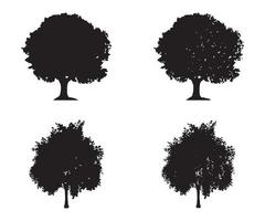 vecteur de silhouette d'arbre. silhouettes d'arbres forestiers isolés en noir sur fond blanc. ensemble vectoriel de silhouettes d'arbres