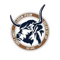 conception de logo d'illustration vectorielle de tête de vache des hautes terres écossaises, parfaite pour le logo de ranch et la conception de t-shirt vecteur